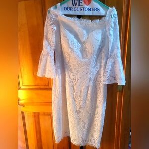 Adriana Papell White dress Size 6